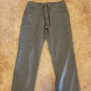 FIGS Women’s Cargo Scrub Pants
